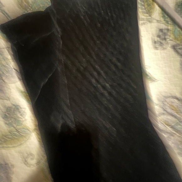 Black Long Plush Scarf - Picture 2 of 2
